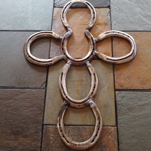 Horseshoe wall cross
